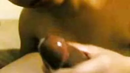 Một da màu cây đực lớn cô gái phim sec me va con nga trên dương vật của mình