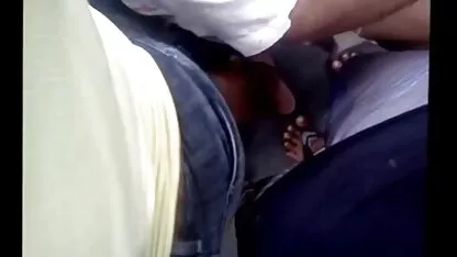 Dám nga sec con dit me trong giường lớn