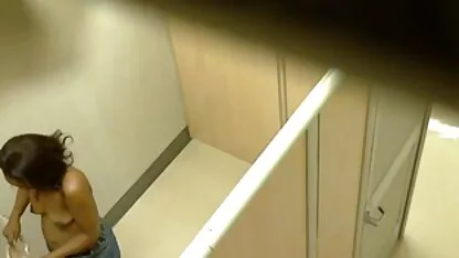 Các phim sec dit me ruot cô gái tóc vàng tìm thấy một cách để trừng phạt, người yêu của mình cho tội phản quốc