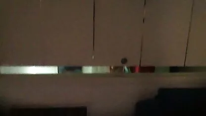 Nga, sec me dit con quý bà, làm hẹn hò cho mình